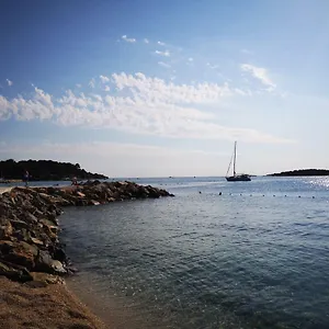 štinjan: Modern Relaxing Pula